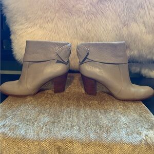 Kate Spade Cream Leather Heels